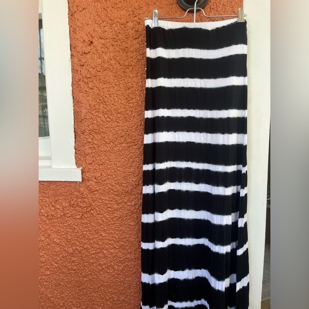 Calvin Klein Jersey Knit LONG BOHO MAXI Skirt Black White Tie Dye Striped Size 6